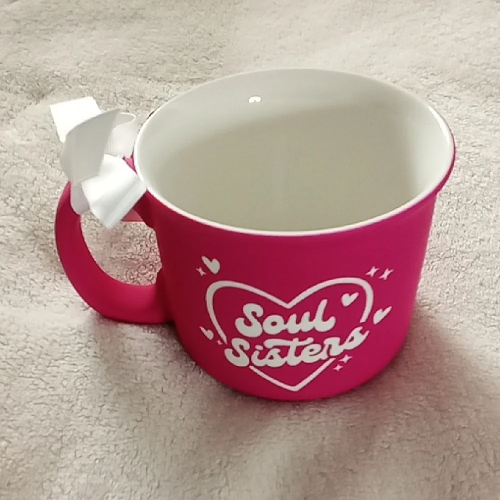 SOUL SISTERS W/ BESTIES FOR LIFE TAG! NEW! Pink Ceramic Mug with White Bow